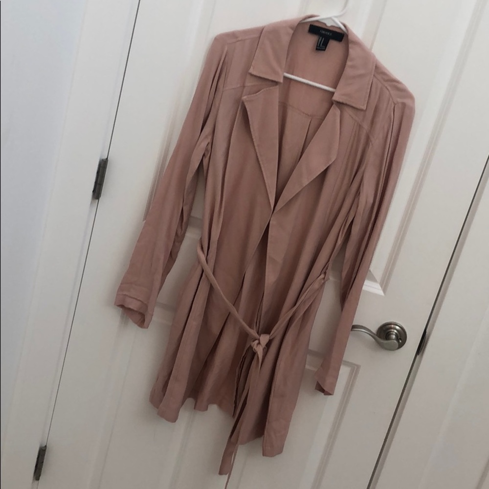 Lightweight trench coat
